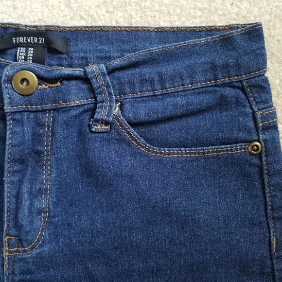 🏖 FOREVER 21 Cuffed Blue Jean Denim Shorts 26 - Picture 2 of 7